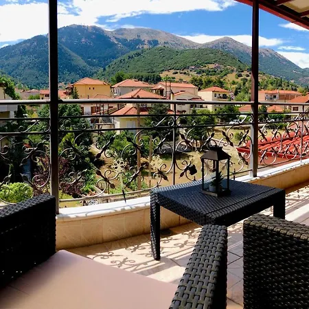 Apartamento Ozymandias Attic - Kalavrita Kalavryta Exterior foto